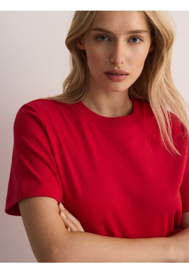 Reserved - T-shirt regular z merceryzowanej bawełny - czerwony. Kolor: czerwony. Materiał: bawełna