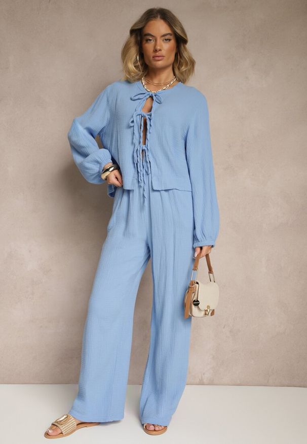 Renee - Niebieski Komplet z Bawełny Wiązana Bluzka i Szerokie Spodnie Palanniela. Kolor: niebieski. Materiał: bawełna