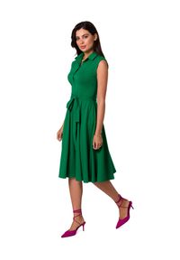 BeWear - Sukienka rozkloszowana bawełniana z kołnierzykiem zielona. Okazja: na co dzień, na imprezę. Kolor: zielony. Materiał: bawełna. Styl: casual