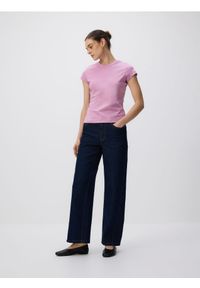 Reserved - T-shirt z domieszką jedwabiu - różowy. Kolor: różowy. Materiał: jedwab