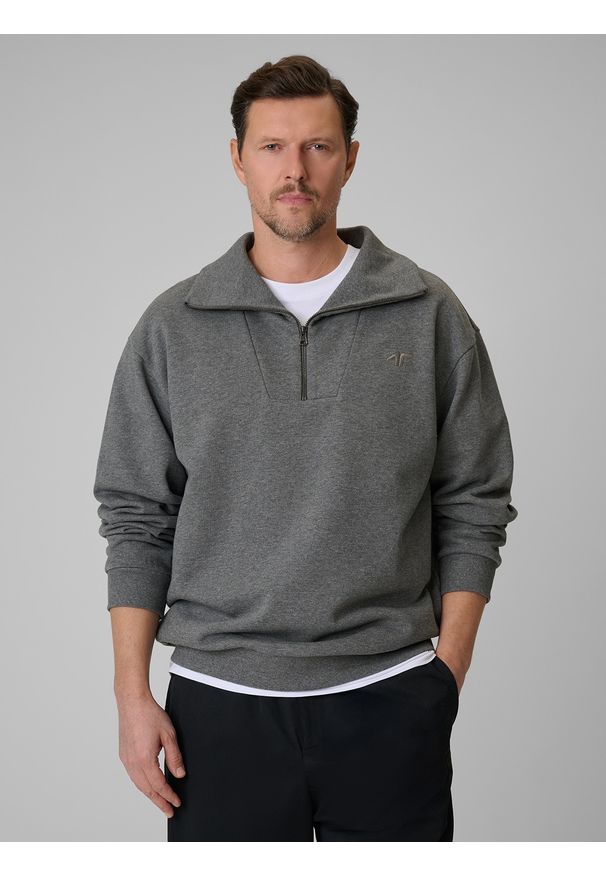 4f - 4F Bluza dresowa regular bez kaptura męska - szara S. Okazja: na co dzień, do pracy, na spacer, na uczelnię. Typ kołnierza: bez kaptura. Kolor: szary. Materiał: dresówka. Styl: klasyczny, casual
