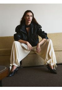 Reserved - Spodnie z wiązaniami na nogawkach - złamana biel. Materiał: wiskoza, tkanina #1