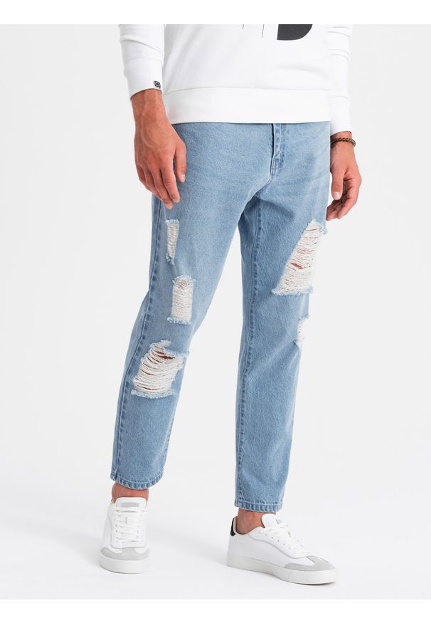 Ombre Clothing - Męskie spodnie jeansowe TAPERED FIT z dziurami – jasnoniebieskie V1 - Rozmiar: XL. Kolor: niebieski. Materiał: jeans. Wzór: aplikacja. Styl: retro, elegancki, vintage