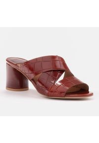 Marco Shoes Skórzane klapki damskie ze skóry w pocięte pasy czerwone. Kolor: czerwony. Materiał: skóra #6