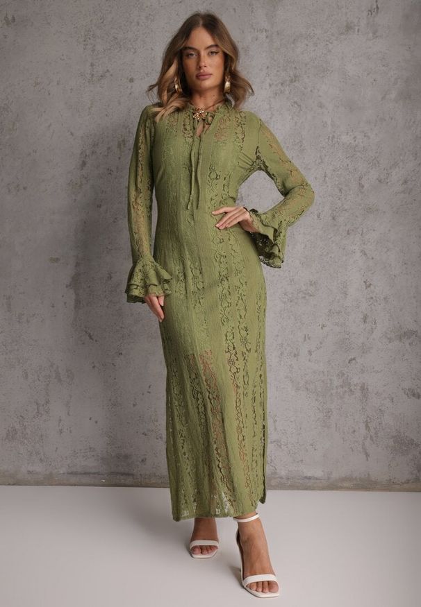 Renee - Zielona Taliowana Sukienka z Koronki Zdobiona Wiązaniem przy Szyi Terienna. Okazja: na imprezę. Kolor: zielony. Materiał: koronka. Długość rękawa: na ramiączkach. Wzór: aplikacja, koronka. Sezon: lato. Typ sukienki: oversize