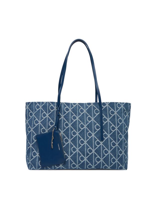 Calvin Klein Torebka Emblem Aop Denim Tote W/ Pouch LV04F3428G Niebieski. Kolor: niebieski