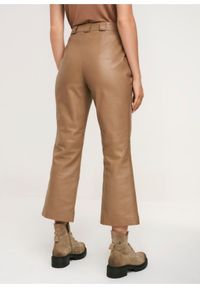 Ochnik - Szerokie spodnie skórzane damskie. Kolor: beżowy. Materiał: skóra. Długość: krótkie #4