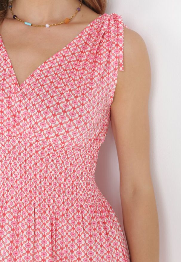 Born2be - Czerwona Rozkloszowana Sukienka z Wiskozy Kahna. Kolor: czerwony. Materiał: wiskoza. Długość rękawa: bez rękawów. Sezon: lato