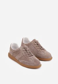 Born2be - Ciemnobeżowe Sneakersy z Zamszu Naturalnego ze Skórzaną Wkładką i Przeszyciami Muririal. Okazja: na co dzień. Kolor: brązowy. Materiał: zamsz, skóra. Wzór: nadruk #9