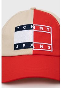 Tommy Jeans czapka bawełniana AW0AW11769.PPYY kolor czerwony wzorzysta. Kolor: czerwony. Materiał: bawełna #3