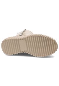 Beżowe Botki S.Barski Stylowe Obuwie Damskie Z Ozdobami. Okazja: na co dzień. Wysokość cholewki: przed kolano. Zapięcie: zamek. Kolor: beżowy. Szerokość cholewki: normalna. Wzór: aplikacja. Obcas: na platformie. Styl: elegancki #8