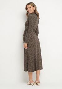 Born2be - Brązowa Rozkloszowana Sukienka Koszulowa z Wiązanym Paskiem Cheresin. Kolor: brązowy. Materiał: materiał. Typ sukienki: koszulowe. Długość: midi #2