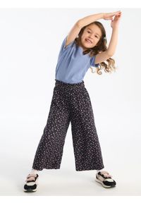 Sinsay - Wiskozowe spodnie wide leg w kwiatki - wielobarwny. Materiał: wiskoza. Wzór: kwiaty