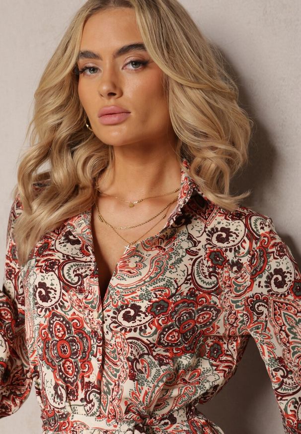 Renee - Beżowo-Pomarańczowa Koszulowa Mini Sukienka o Rozkloszowanym Kroju z Paskiem w Print Zelira. Okazja: na spacer. Kolor: beżowy. Wzór: nadruk. Sezon: lato. Typ sukienki: koszulowe. Długość: mini
