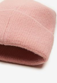 Born2be - Różowa Czapka Ozdobiona Wywinięciem i Metaliczną Nicią Temirina. Kolor: różowy. Wzór: aplikacja. Styl: casual, elegancki #2
