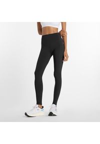 Legginsy damskie New Balance WP51275BK – czarne. Stan: podwyższony. Kolor: czarny. Materiał: poliester, materiał, lycra. Sport: fitness