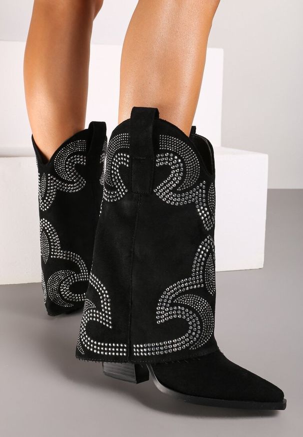 Renee - Czarne Botki Kowbojki na Słupku Wykończone Wywiniętą Nogawką z Cyrkoniami Evisya. Okazja: na co dzień. Kolor: czarny. Materiał: skóra. Sezon: zima, jesień. Obcas: na słupku. Styl: casual, elegancki