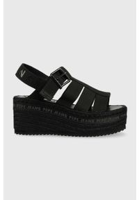 Pepe Jeans sandały WITNEY damskie kolor czarny na koturnie PLS90577. Zapięcie: klamry. Kolor: czarny. Materiał: materiał, guma. Wzór: gładki. Obcas: na koturnie #1