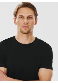 Pako Lorente - PAKO LORENTE – Czarny gładki T-shirt Basic. Kolor: czarny, biały. Materiał: bawełna, elastan. Długość rękawa: krótki rękaw. Długość: krótkie. Wzór: gładki. Styl: klasyczny #3