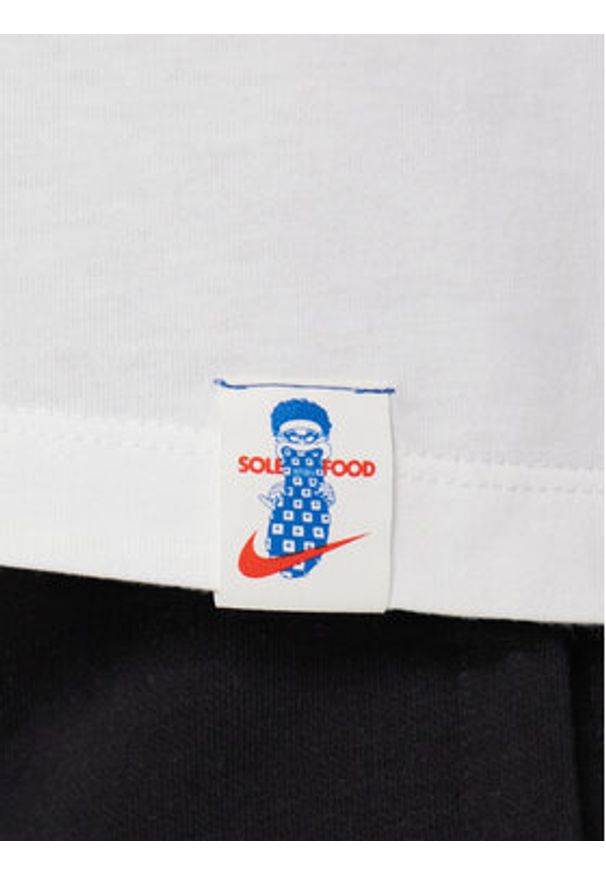 Nike T-Shirt HJ0770 Biały Regular Fit. Kolor: biały. Materiał: bawełna