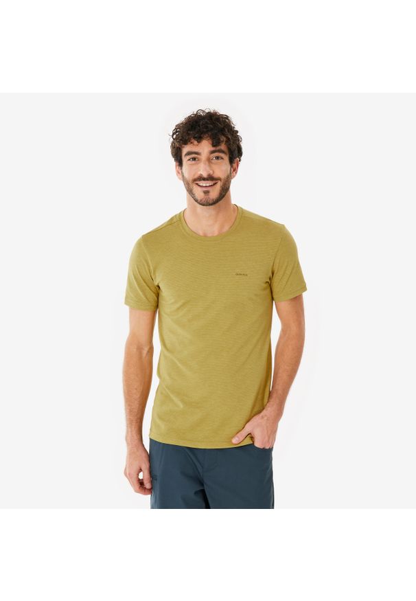quechua - Koszulka turystyczna męska NH550 Fresh. Kolor: zielony. Materiał: bawełna, poliester, materiał. Wzór: ze splotem. Sezon: lato. Sport: turystyka piesza