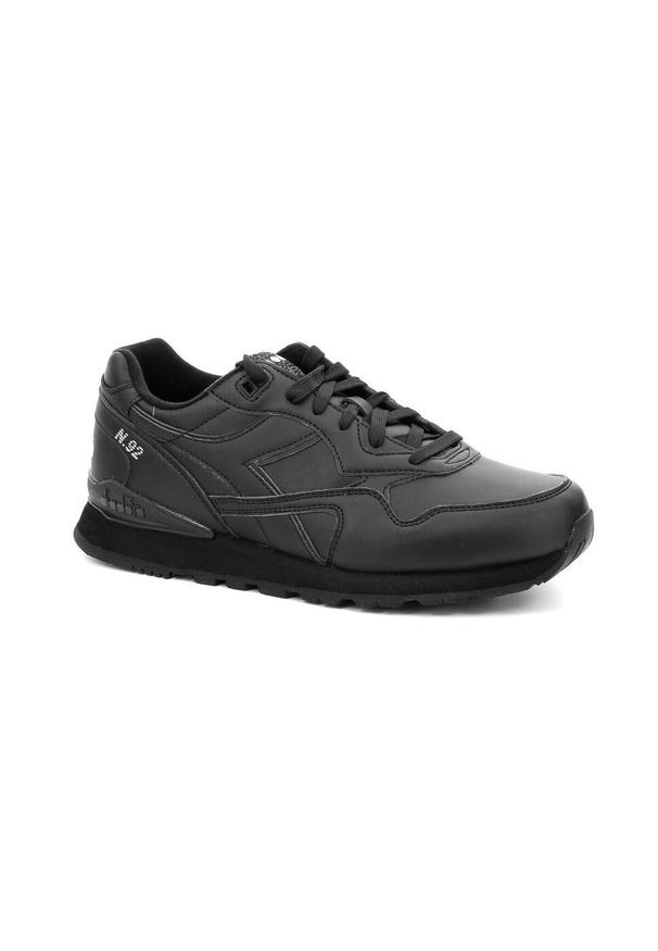 Buty do chodzenia damskie Diadora. Zapięcie: sznurówki. Kolor: czarny. Materiał: skóra, materiał. Szerokość cholewki: normalna. Sport: turystyka piesza
