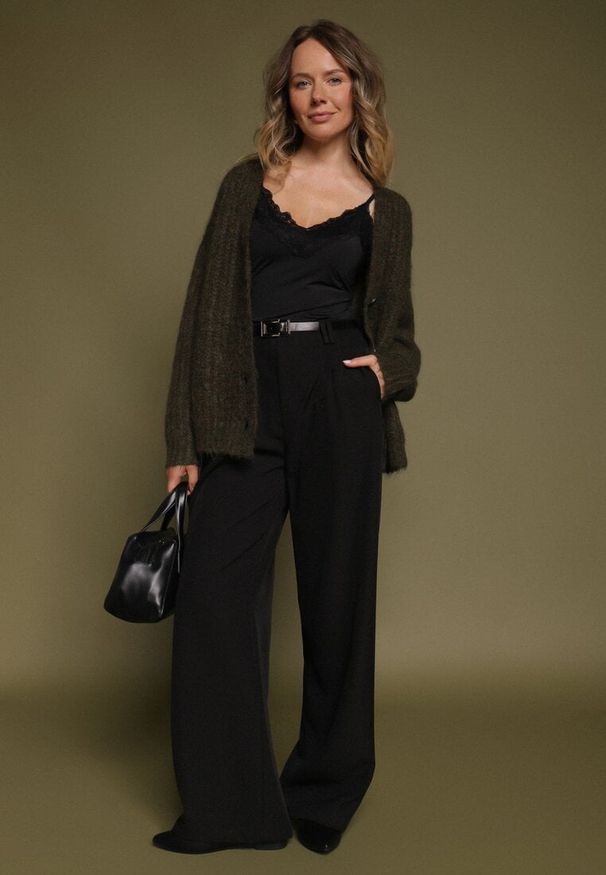 Born2be - Czarne Garniturowe Spodnie o Szerokim Kroju z Paskiem Corrive. Stan: podwyższony. Kolor: czarny. Styl: klasyczny, elegancki