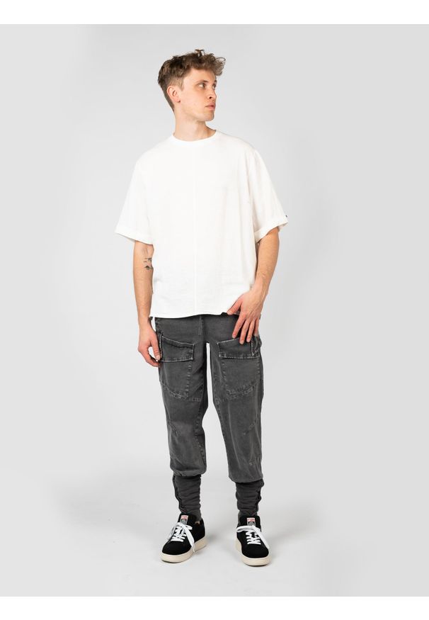 Xagon Man T-shirt | P25082V630TS | Mężczyzna | Biały. Kolor: biały. Materiał: len, wiskoza. Długość: długie. Wzór: aplikacja. Styl: elegancki