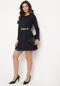 Born2be - Granatowa Elegancka Sukienka o Rozkloszowanym Kroju Temitonia. Kolor: niebieski. Długość rękawa: długi rękaw. Styl: elegancki #2