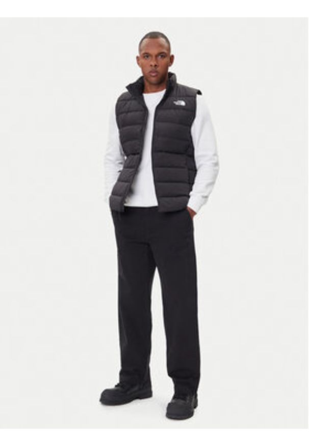 The North Face Kamizelka Aconcaqua III NF0A84IK Czarny Regular Fit. Kolor: czarny. Materiał: syntetyk