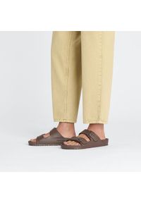 Birkenstock - Klapki męskie BIRKENSTOCK ARIZONA EVA ROAST. Kolor: brązowy