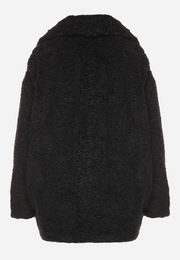 Born2be - Czarna Kurtka z Futerka Typu Baranek o Dwurzędowym Kroju z Ozdobnymi Paskami Nikina. Okazja: na co dzień. Kolor: czarny. Materiał: futro. Styl: casual, elegancki