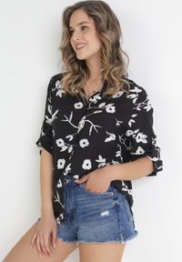 Born2be - Czarna Koszula w Stylu Kimono w Kwiaty z Bawełny i Wiskozy Geraldina. Kolor: czarny. Materiał: bawełna, wiskoza. Wzór: kwiaty #4