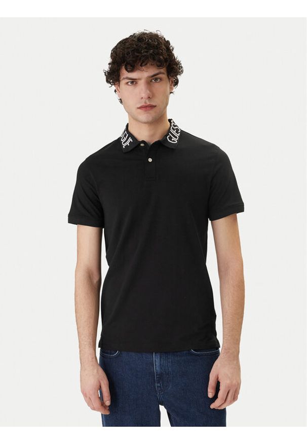 Guess Polo M6GP66 K3070 Czarny Slim Fit. Typ kołnierza: polo. Kolor: czarny. Materiał: bawełna