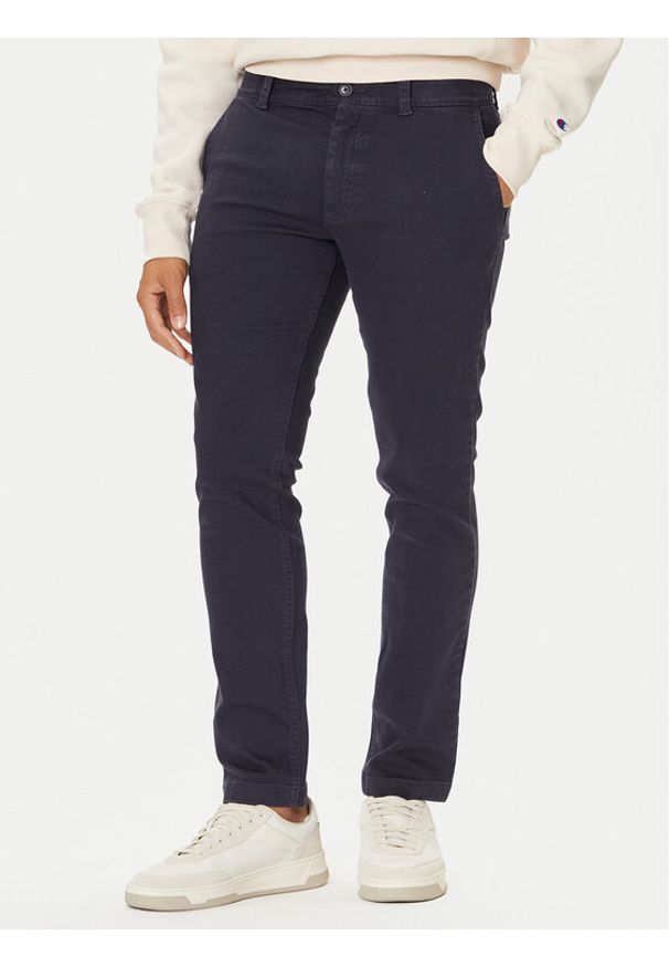 BOSS Chinosy 50547865 Granatowy Slim Fit. Kolor: niebieski. Materiał: bawełna