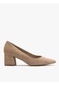 Ryłko - Beżowe czółenka na masywnym klocku. Zapięcie: bez zapięcia. Kolor: beżowy. Materiał: welur, skóra. Sezon: lato. Obcas: na obcasie. Styl: street. Wysokość obcasa: średni #1