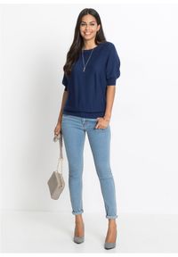 bonprix - Sweter z cienkiej dzianiny z mieszanki bawełny. Kolor: niebieski. Materiał: dzianina, bawełna. Długość rękawa: krótki rękaw. Długość: krótkie. Wzór: gładki, ze splotem #2