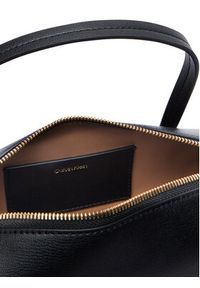 Calvin Klein Torebka Foil Logo Small Duffle Bag LV04F3663G Czarny. Kolor: czarny. Materiał: skórzane #5