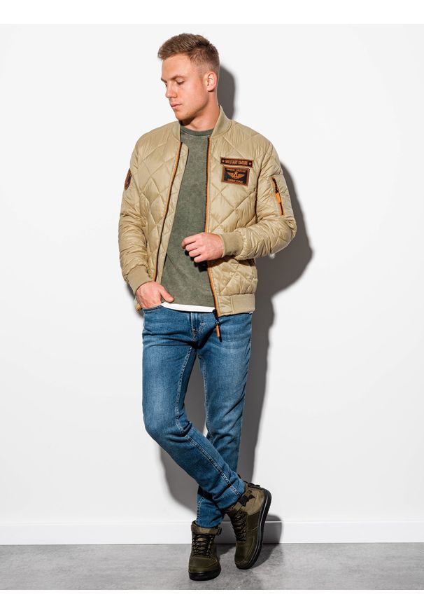 Beżowa kurtka Ombre Clothing ze stójką, moro, na wiosnę