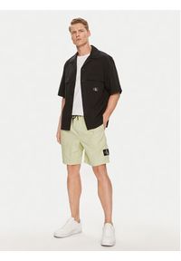 Calvin Klein Jeans Szorty materiałowe J30J325475 Zielony Regular Fit. Kolor: zielony. Materiał: bawełna #3