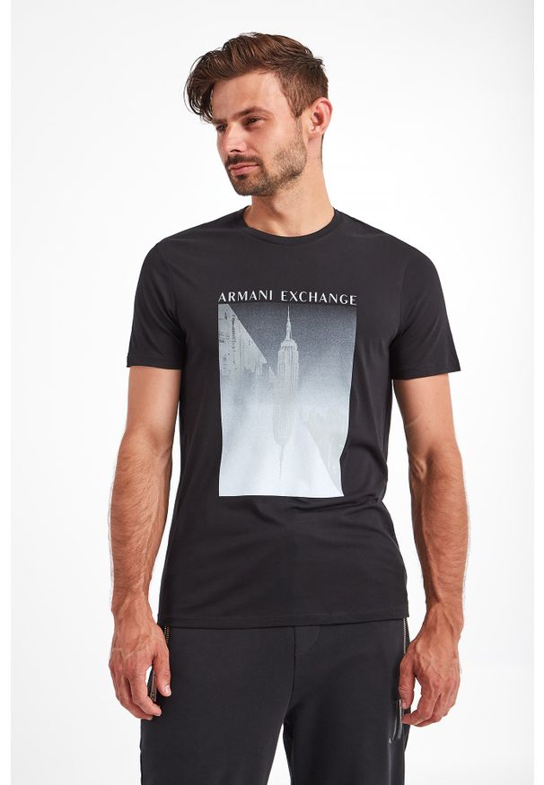 Armani Exchange - T-SHIRT ARMANI EXCHANGE. Materiał: bawełna. Długość rękawa: krótki rękaw. Długość: krótkie. Wzór: napisy