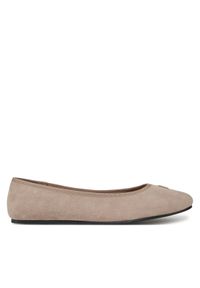 TOMMY HILFIGER - Tommy Hilfiger Baleriny Th Hardware Suede Ballerina FW0FW08655 Beżowy. Kolor: beżowy. Materiał: skóra, zamsz