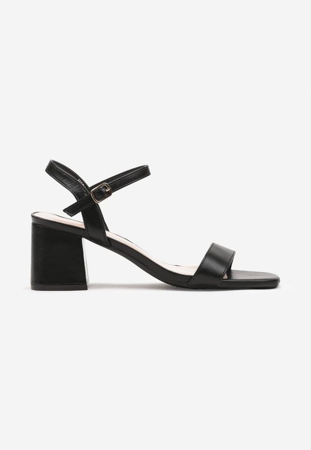 Born2be - Czarne Klasyczne Sandały na Niskim Obcasie Testel. Kolor: czarny. Materiał: len. Sezon: lato. Obcas: na obcasie. Styl: klasyczny. Wysokość obcasa: niski