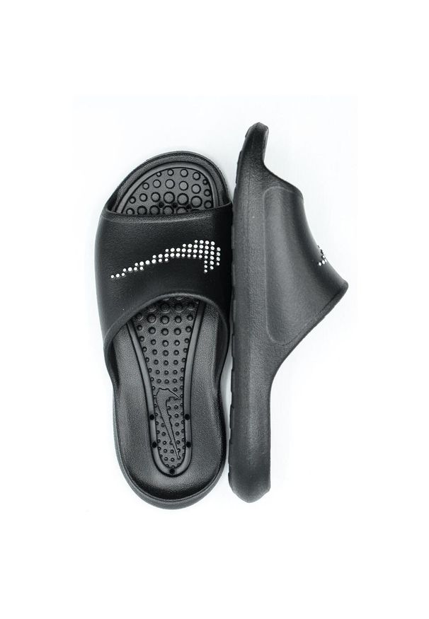 Klapki męskie Nike Victoru One Shower Slide. Kolor: czarny. Materiał: syntetyk, materiał. Sport: pływanie, fitness