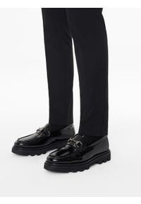 Kazar - Czarne skórzane loafersy męskie z metalową ozdobą. Kolor: czarny. Materiał: skóra. Szerokość cholewki: normalna. Wzór: aplikacja. Styl: elegancki #3