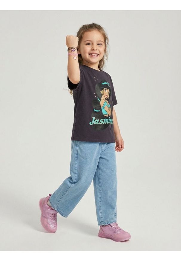 Sinsay - Bawełniana koszulka z nadrukiem Jasmine - szary. Kolor: szary. Materiał: bawełna. Wzór: nadruk