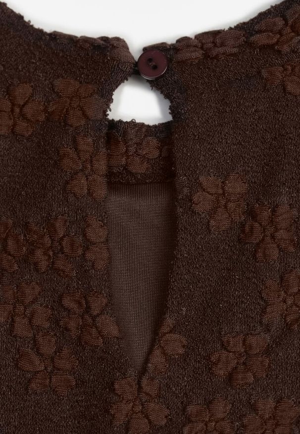 Renee - Brązowe Body Longsleeve z Koronki z Bawełną Zenisesa. Okazja: na co dzień, na imprezę. Typ kołnierza: kołnierzyk stójkowy. Kolor: brązowy. Materiał: bawełna, koronka. Długość rękawa: długi rękaw. Długość: długie. Wzór: koronka. Styl: casual, elegancki