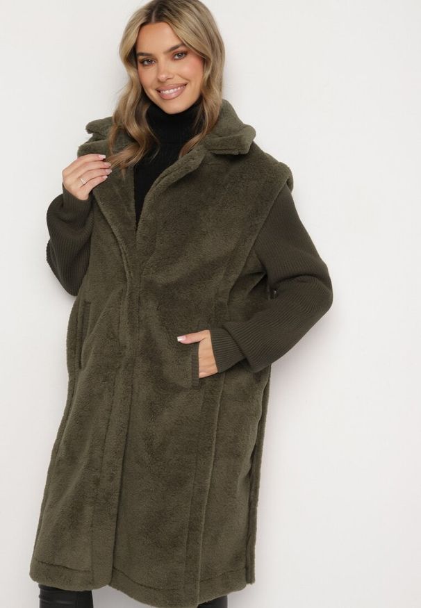 Born2be - Zielony Futrzany Płaszcz z Dzianinowymi Rękawami Ravienna. Okazja: na co dzień. Kolor: zielony. Materiał: dzianina, futro. Styl: casual, elegancki