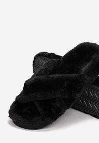 Born2be - Czarne Kapcie Acosusei. Nosek buta: okrągły. Zapięcie: bez zapięcia. Kolor: czarny. Materiał: materiał, futro #4