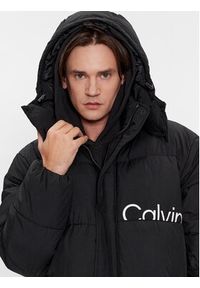 Calvin Klein Jeans Kurtka puchowa J30J324071 Czarny Regular Fit. Kolor: czarny. Materiał: puch, syntetyk #7